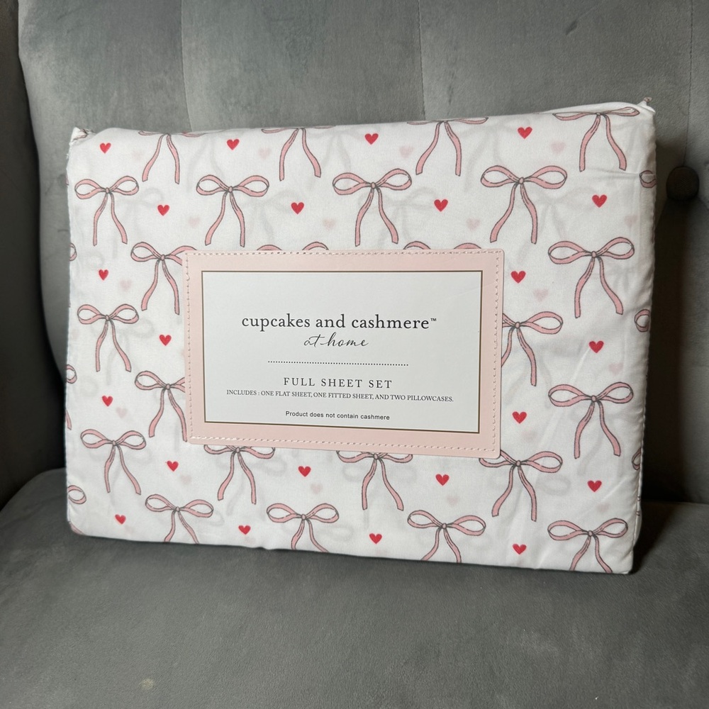 Cupcakes and Cashmere Bows Hearts Valentine Sheet Set - full NWT‎